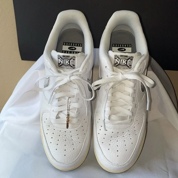 Nike Air Force One’s Men’s Size 9.5 50 Years of Hip Hop Nike AF1 Classics White - Picture 4 of 13